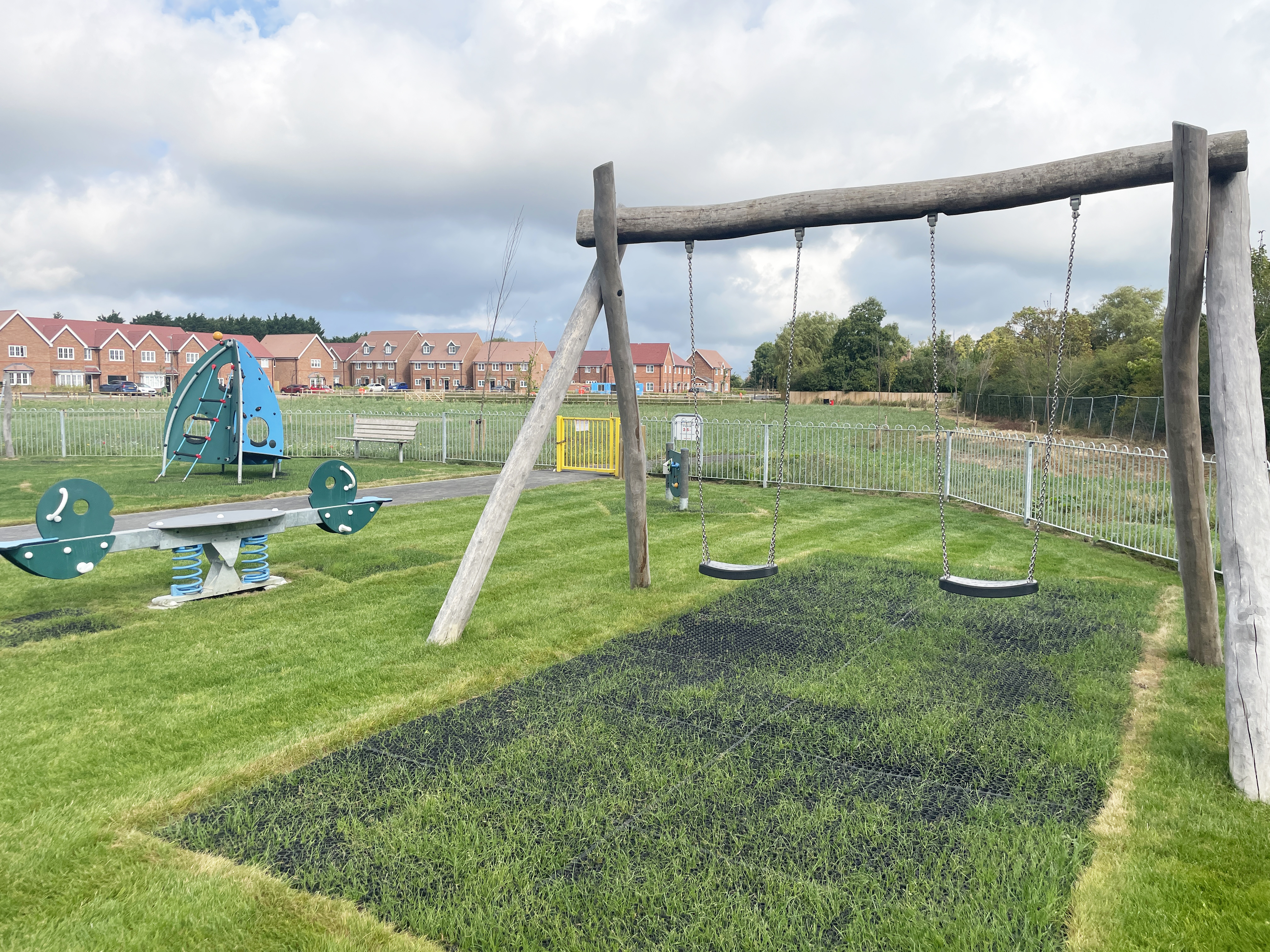 Farendon Fields, Aylesbury - image 1