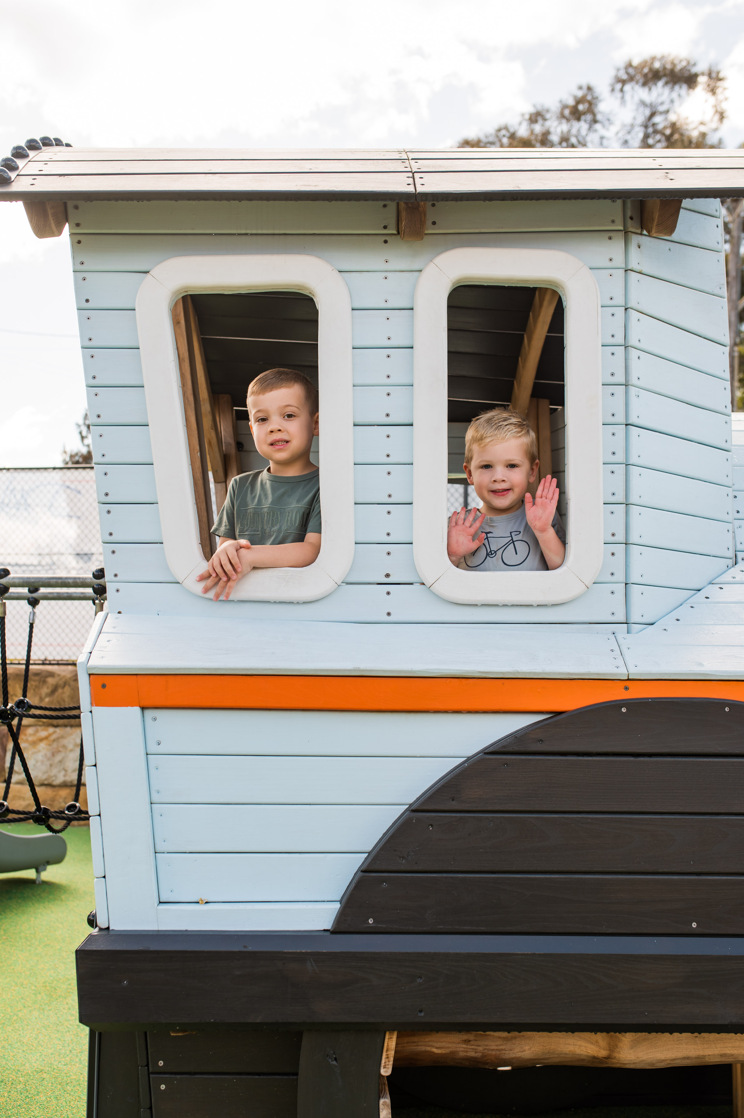 Log Cabin Hotel, Penrith - image 