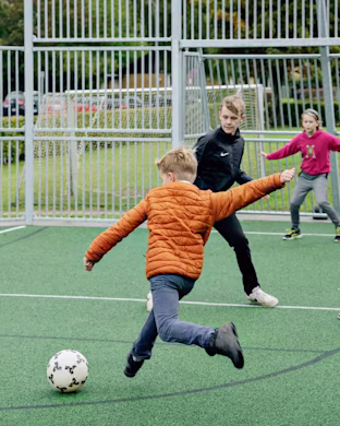 FRE600101 Muga Ebberup-school DK with.children 220929 ID-1514b2db ID-2ab7bdac 2939