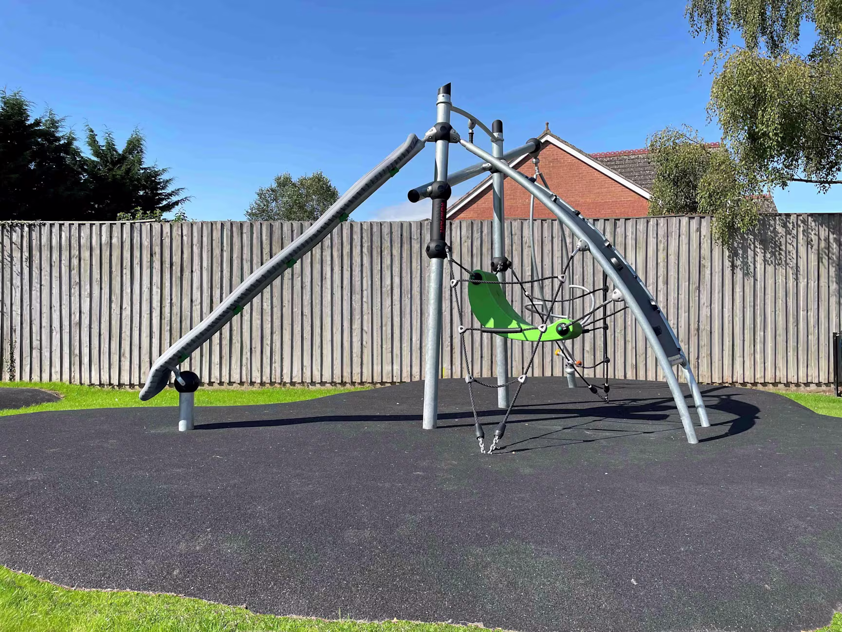 Tudor Close - large image