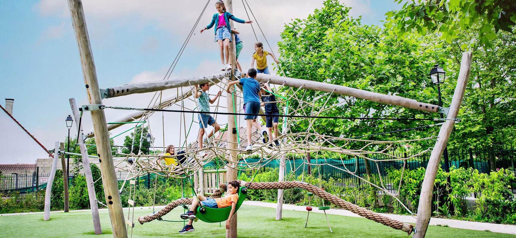 robinia climber natural climbing structure hero image
