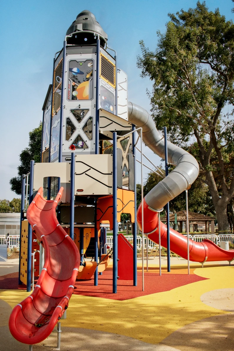 Lynwood Mega Playground - Image 3