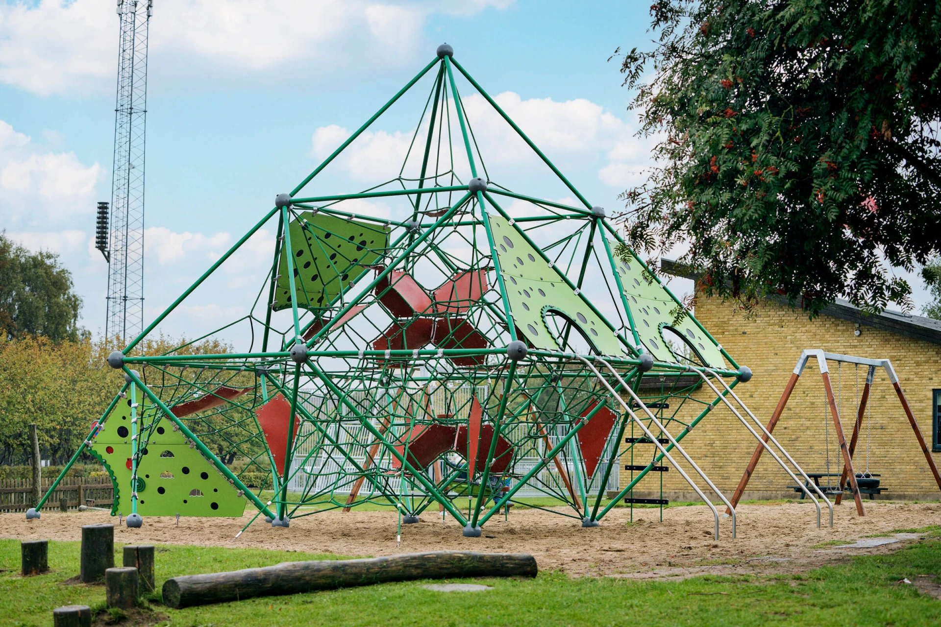 green frame net at Ebberup school in Denmark
