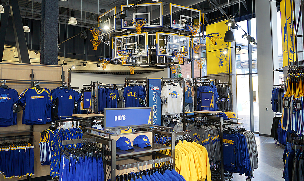 chase center warriors shop