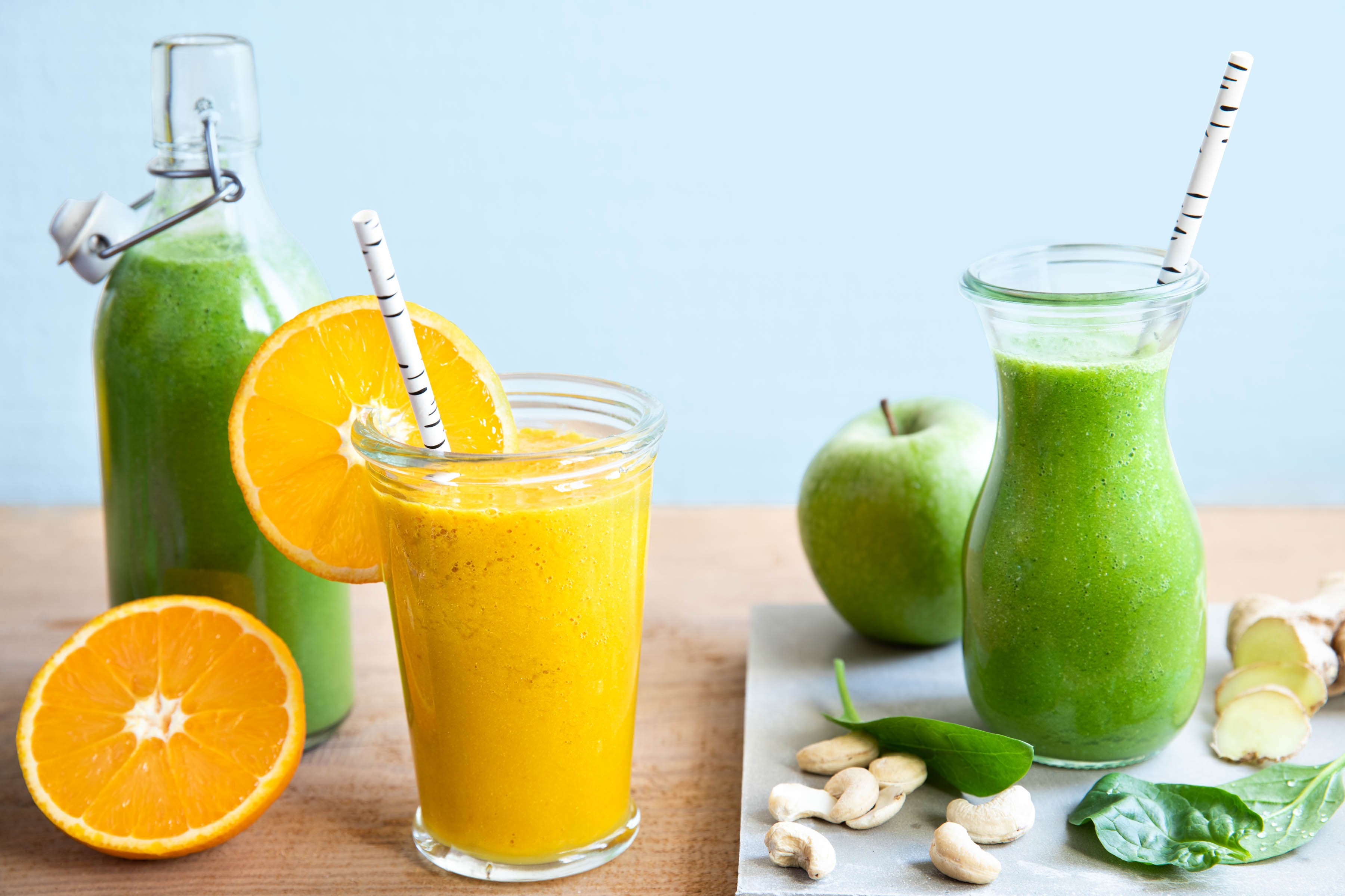 Groene power smoothie en immuun-booster met gember en sinaasappel