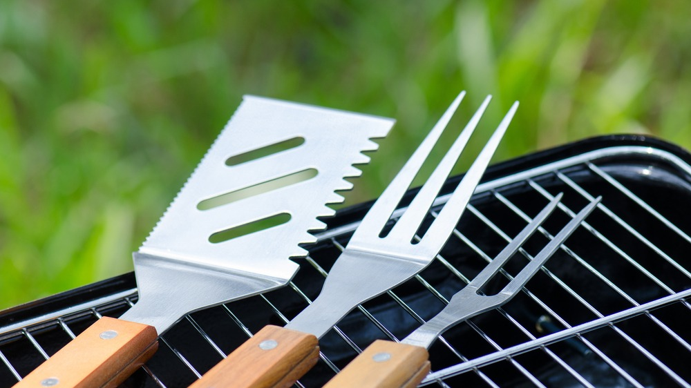 C’est malin : 4 accessoires indispensables pour son barbecue