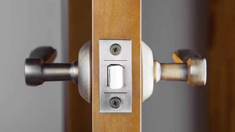 Monter une poignée de porte