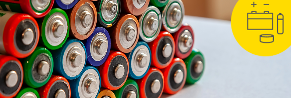 Batterijen op elkaar gestapeld | Batteries empilées les unes sur les autres 