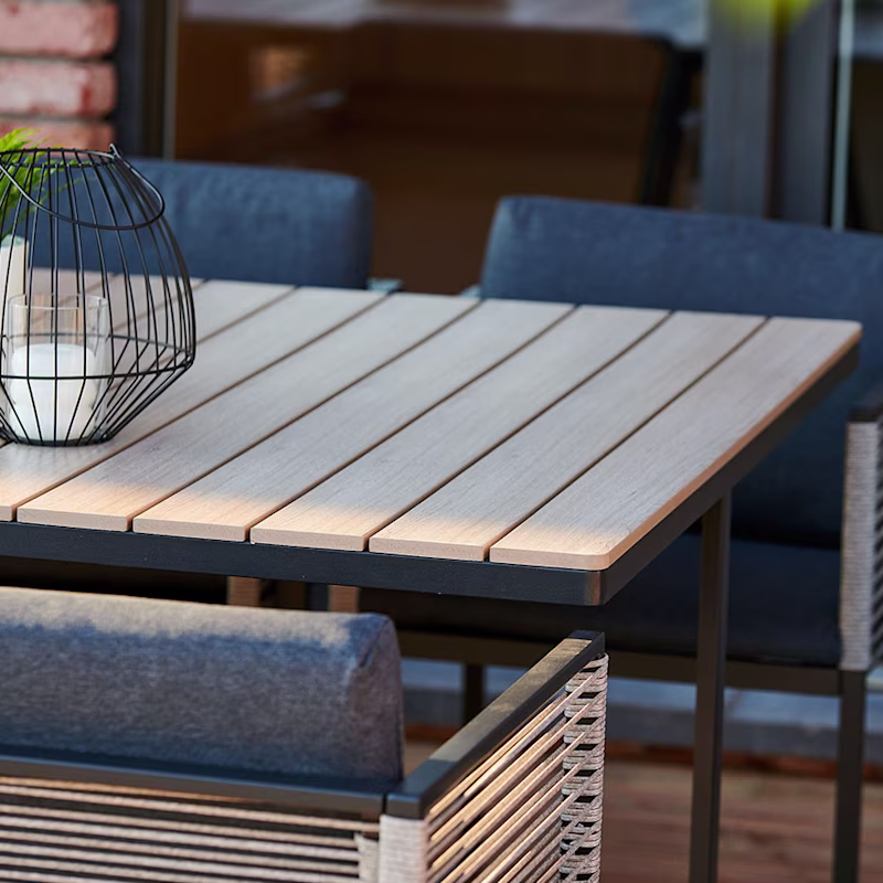 Tuinmeubelen schoonmaken: Zo doe je het goed