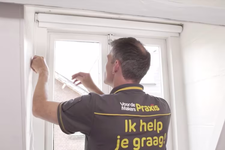 Rolgordijnen laten ophangen