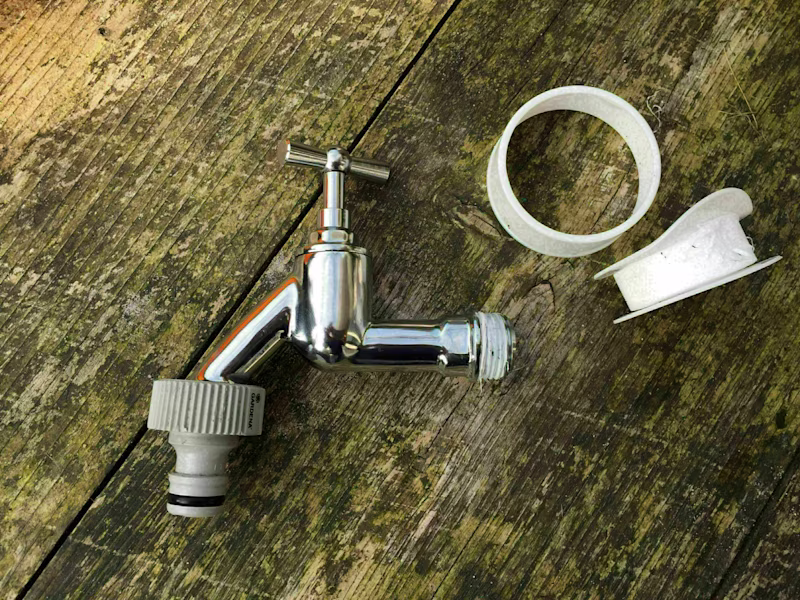 Lekkende buitenkraan repareren