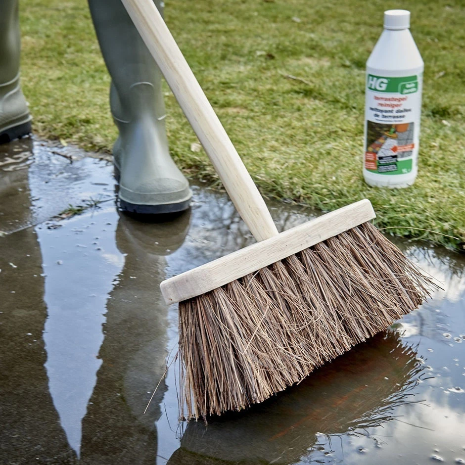 Tuintegels schoonmaken