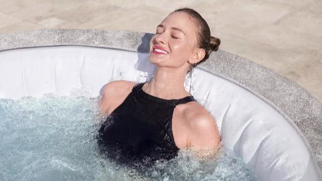 vrouw in een spa | femme dans un spa