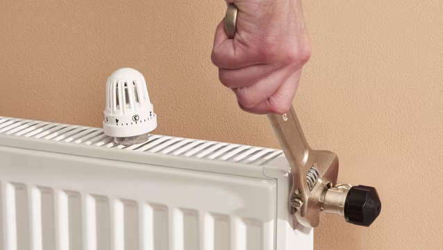 Vakman inhuren - verwarming laten plaatsen of repareren
