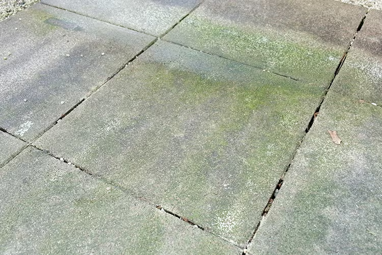 Hoe verwijder ik groene aanslag?