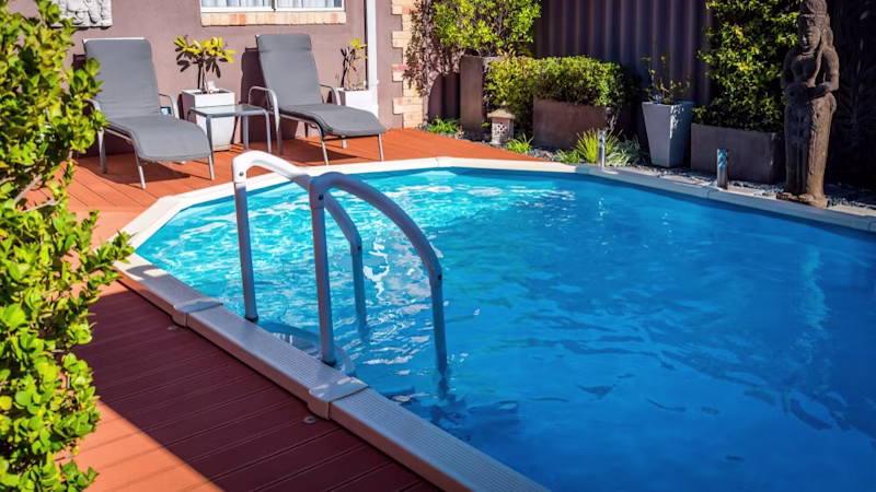 Installer soi-même une piscine en bois