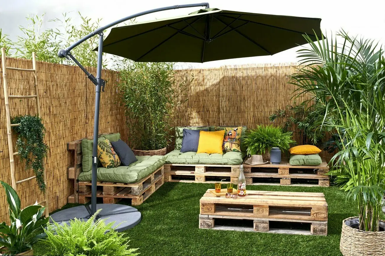 Houten tuinset met groene kussens | Ensemble de jardin en bois avec coussins verts