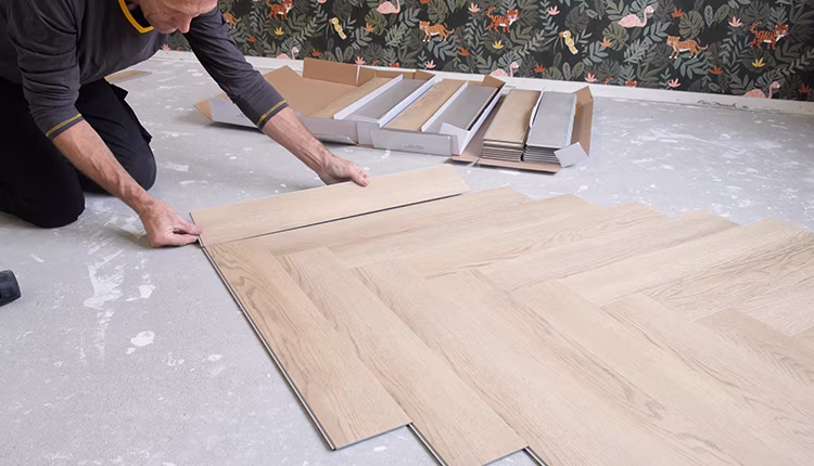 pvc in visgraat leggen