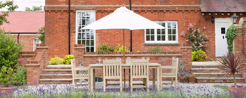 Un parasol pour le balcon ou la terrasse ? Inspirez-vous !