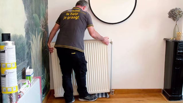 Zelf een radiator vervangen en aansluiten | Praxis