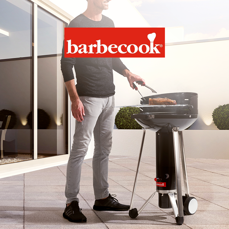 Man aan het barbecueën | Homme faisant un barbecue