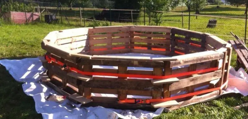 Pas à pas : installer soi-même une piscine en bois