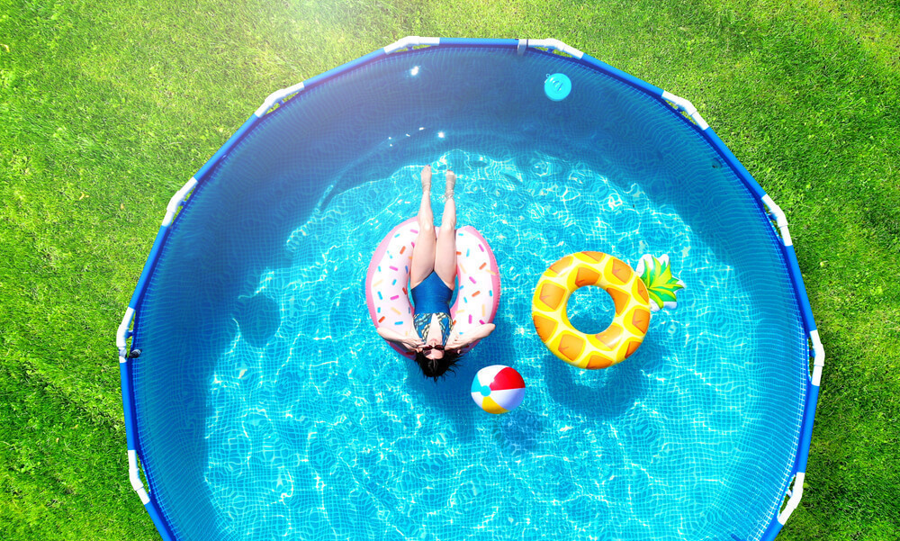 De l’épuisette à l’aspirateur de piscine 