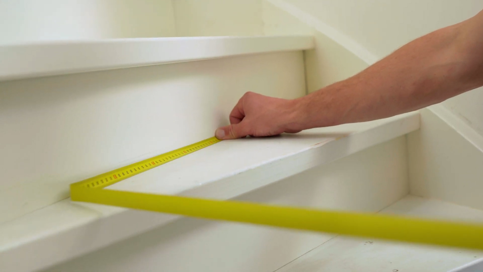 Zelf trap renoveren en bekleden? Zo doe je dat! | Praxis