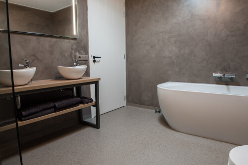 Een vinyle vloer in een badkamer | Un sol en vinyle dans une salle de bain