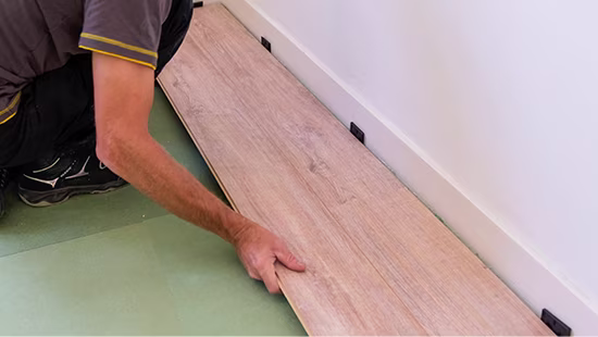 Laminaat leggen in v-vorm