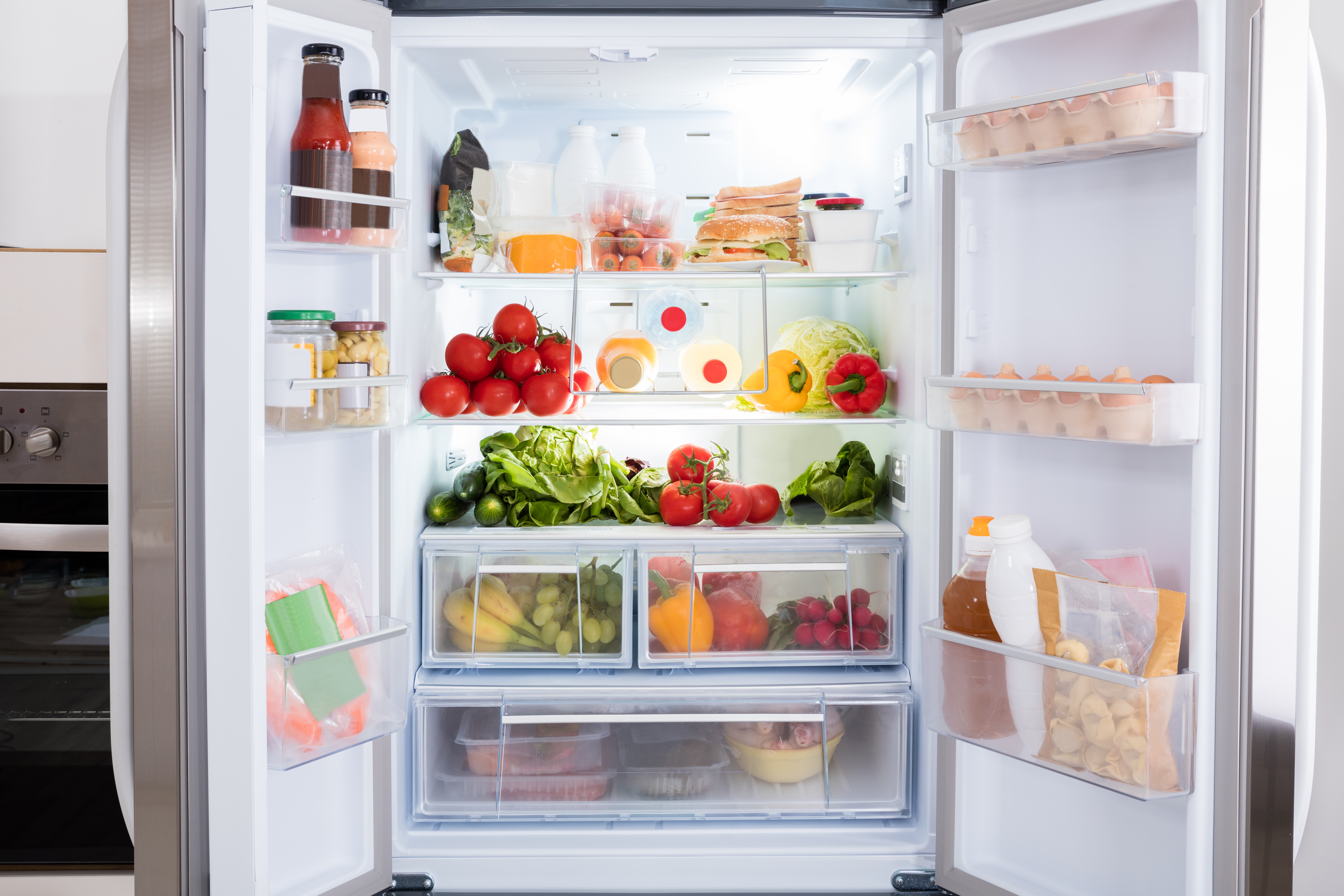 Refrigerator-With-Fruits-And-Vegetables-Depositphotos 138898328 xl-2015