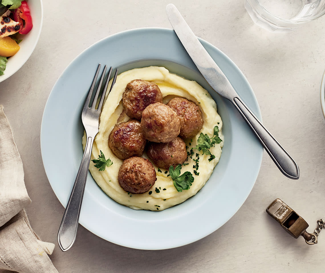 Lihapullat ja perunamuusiannos