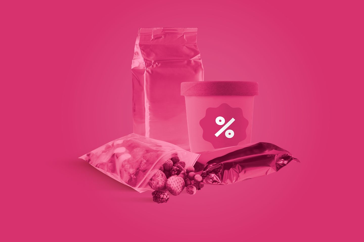 Pinkkejä elintarvikepakkauksia ja pakastemarjoja, joista yhdessä näkyy tarjousmerkki prosenttisymbolilla.