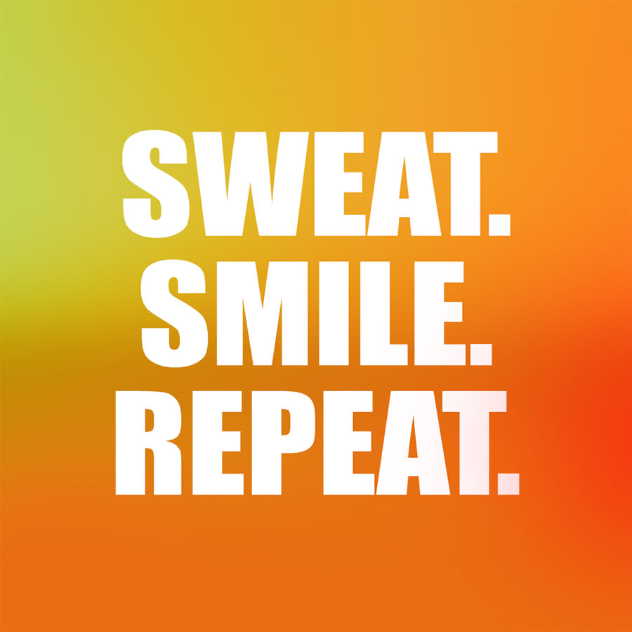 Teksti "SWEAT. SMILE. REPEAT." kirkkaalla keltaoranssilla liukuvärillä