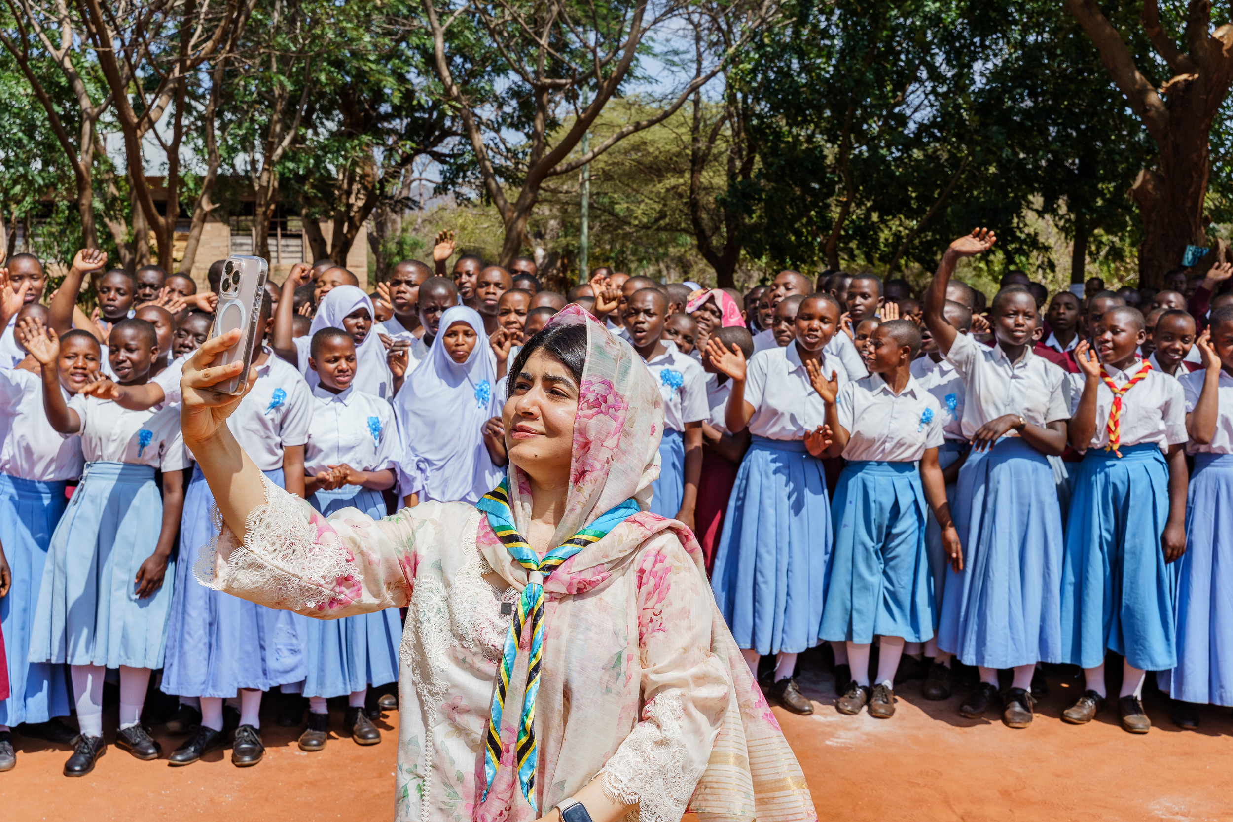 Malala selfie - girls in the back