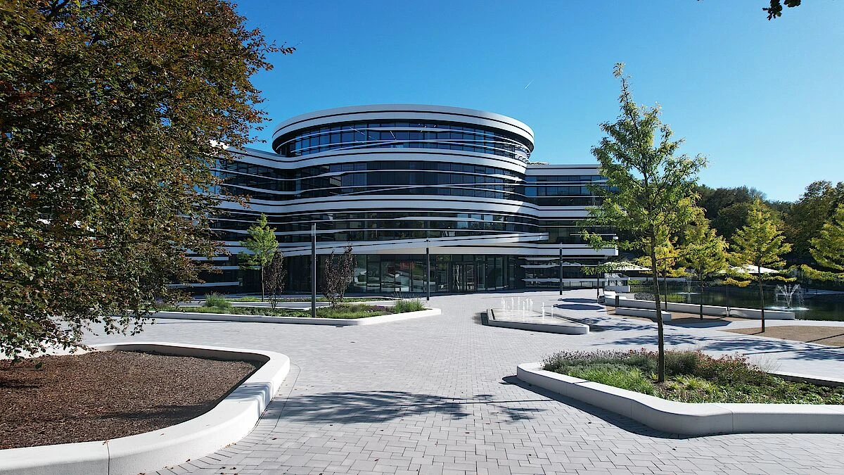 COM History NewAdministrationBuilding 2019