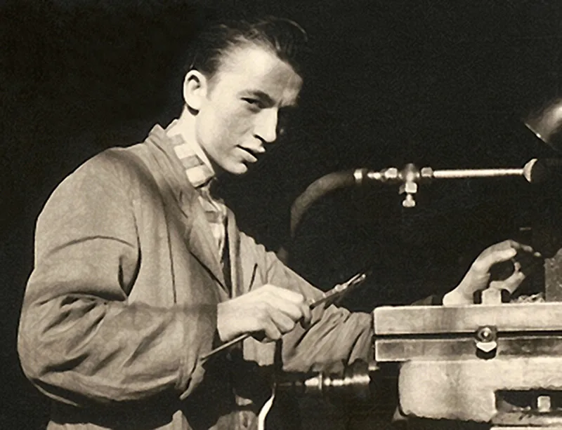 COM History Foundation 1961