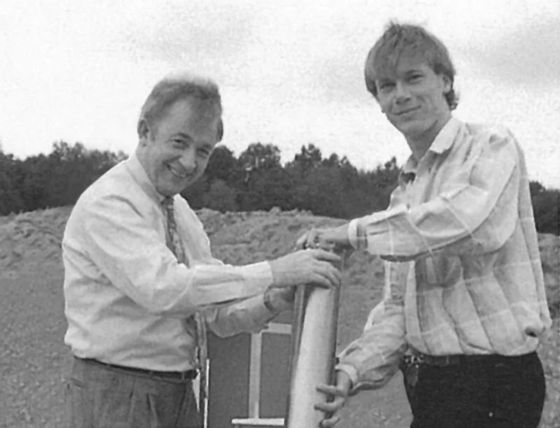 COM History FoundationStoneLaid 1986