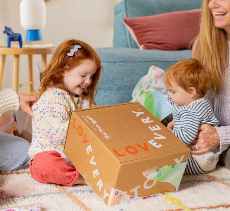 LOVEVERY トートバッグ ベージュ 大 LL Top Gifts for Ages 0-7 Years and Up | Gift Lovevery