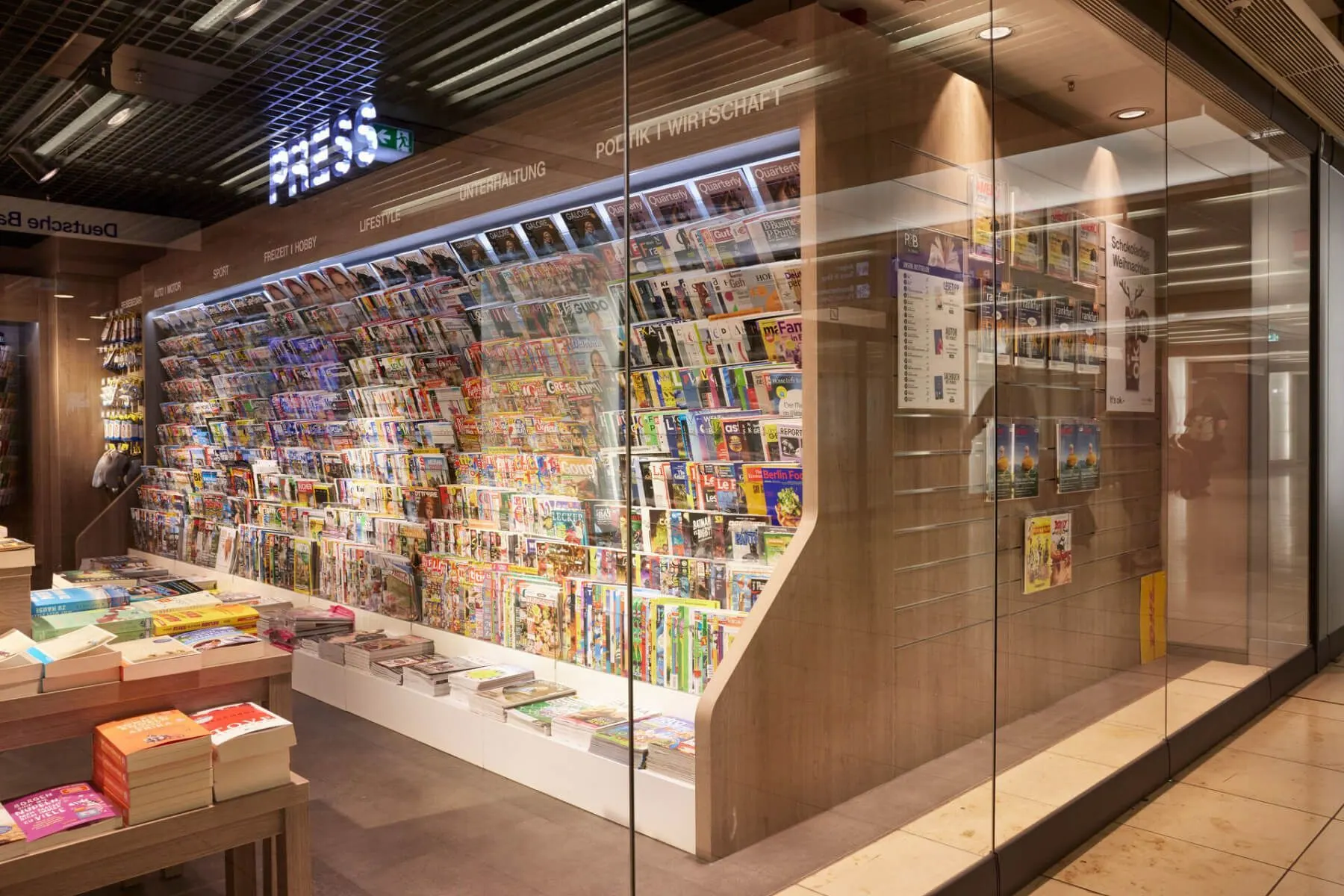 [valora.com] Press & Books - 7.jpeg