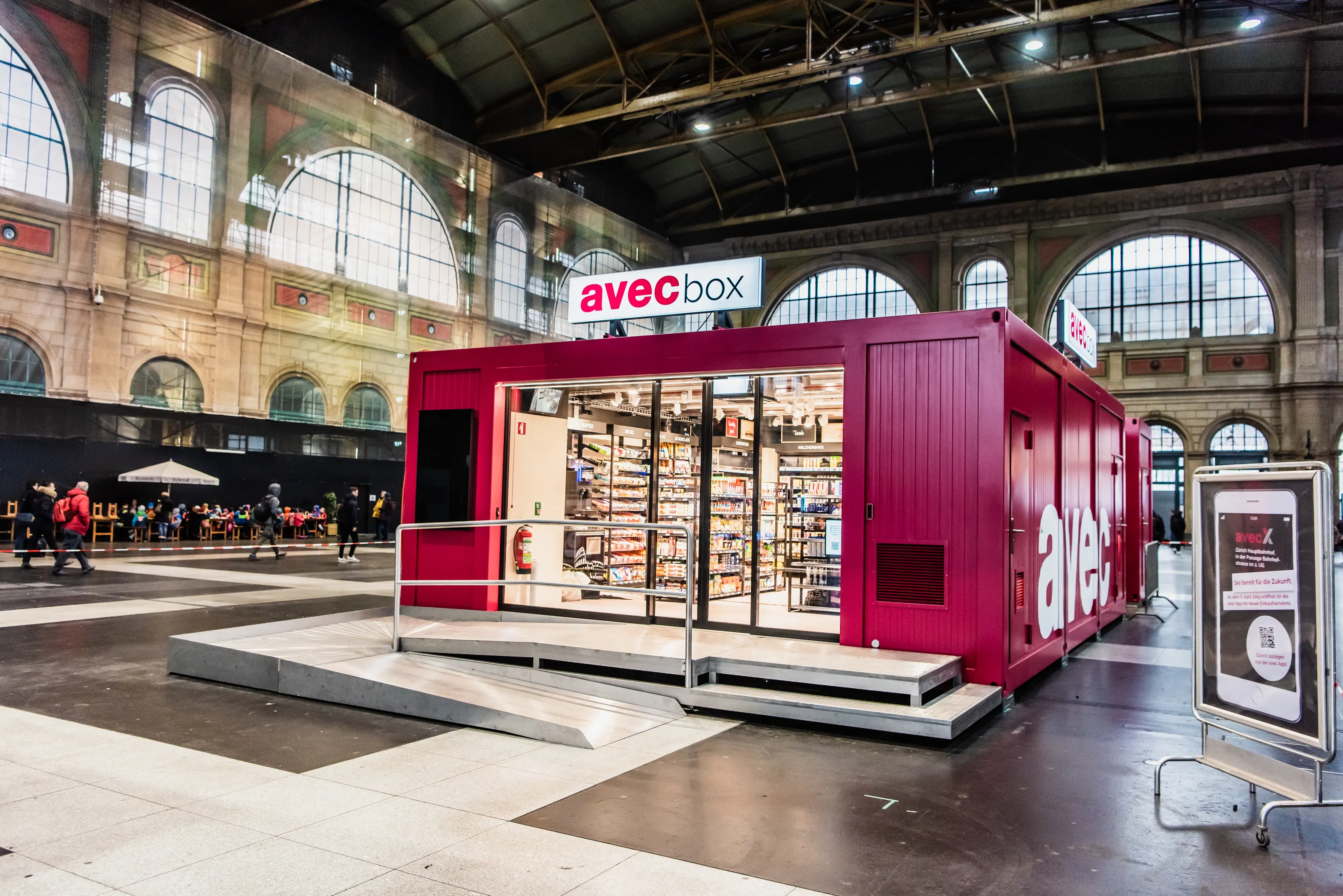Einkaufen per App: Valora eröffnet avec box und avec X im Zürcher Hauptbahnhof