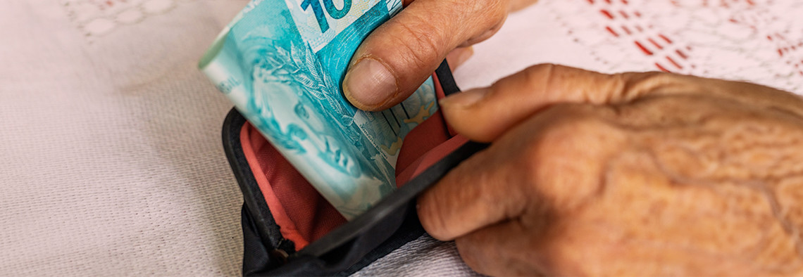 Como-guardar-dinheiro-em-espécie--guia-prático-para-economizar-no-dia-a-dia- (1)
