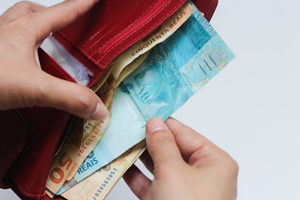 dinheiro transmite coronavírus