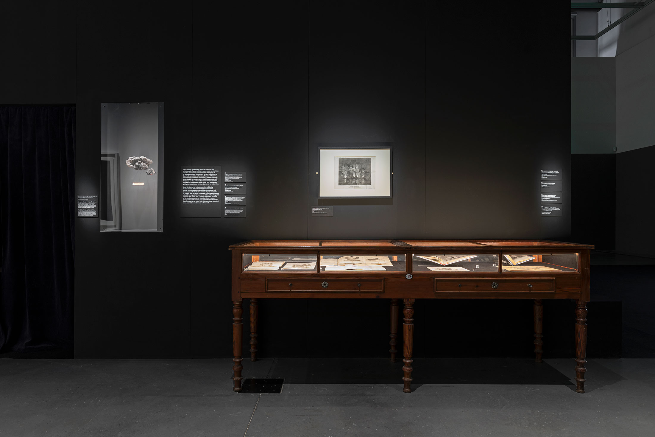 « Ferdinandea, l'île éphémère », vue d'exposition, Mucem, 2025-2026. Photo : Grégoire Édouard.
