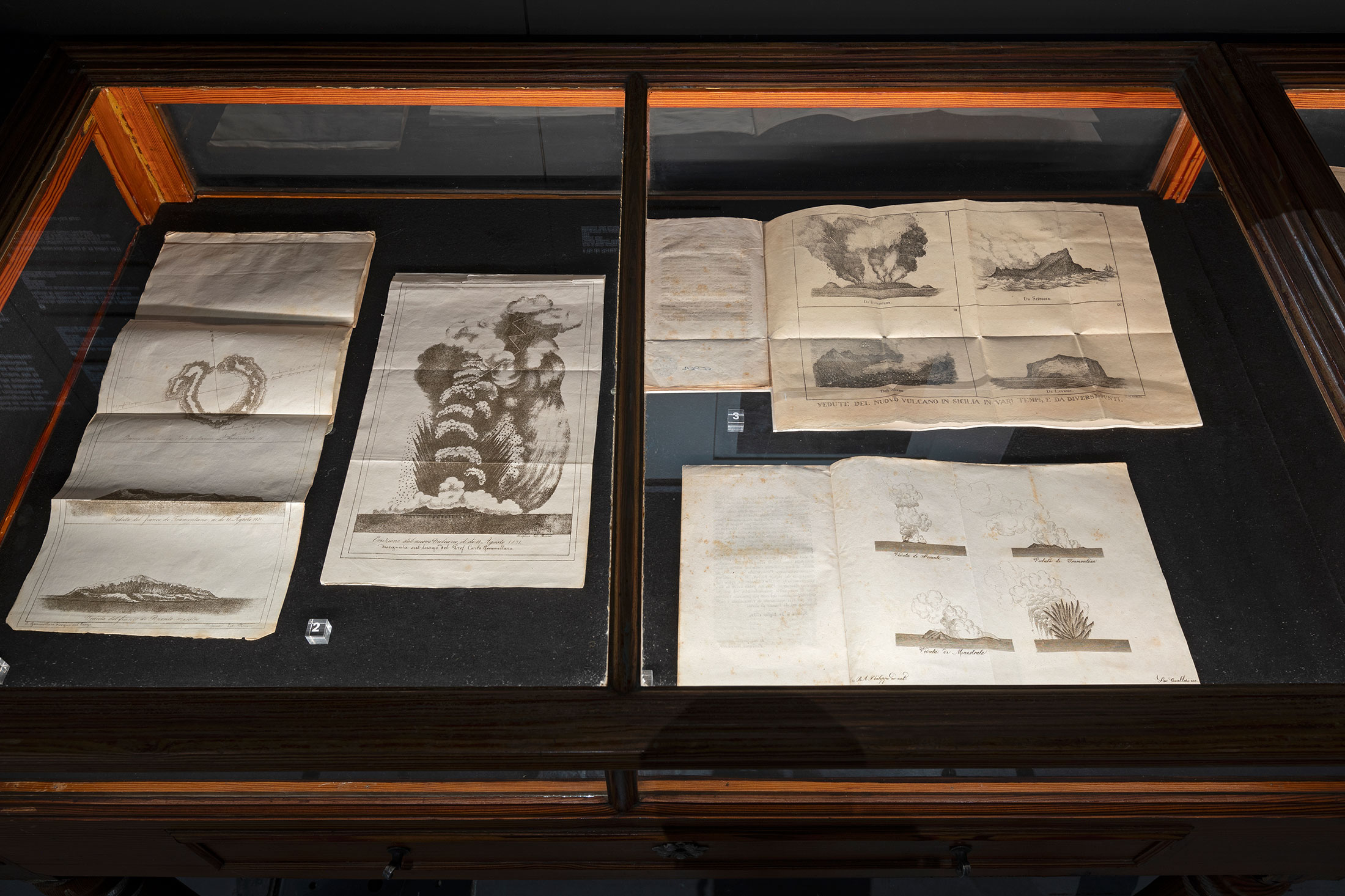 « Ferdinandea, l'île éphémère », vue d'exposition, Mucem, 2025-2026. Photo : Grégoire Édouard.