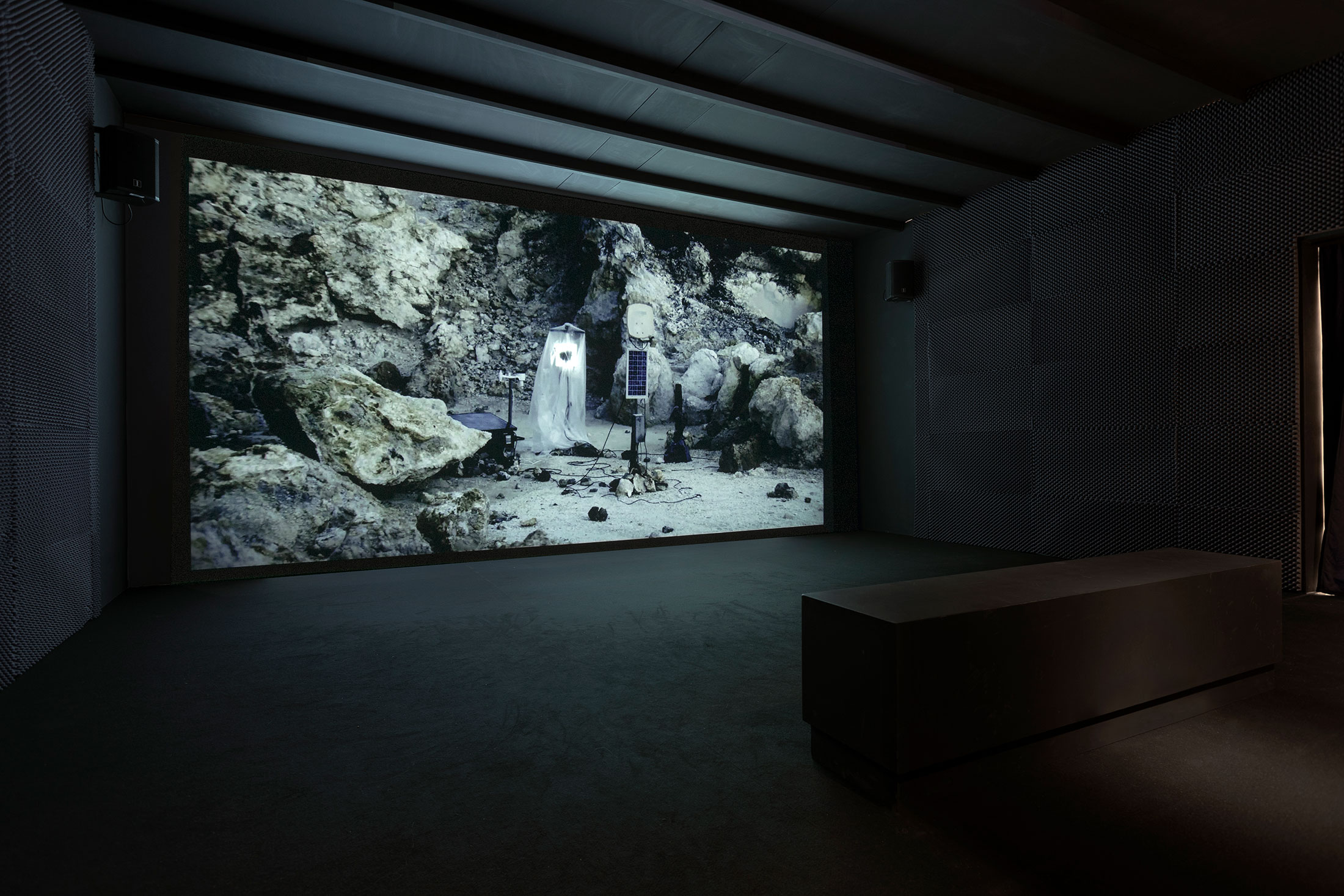 « Ferdinandea, l'île éphémère », vue d'exposition, Mucem, 2025-2026. Photo : Grégoire Édouard.