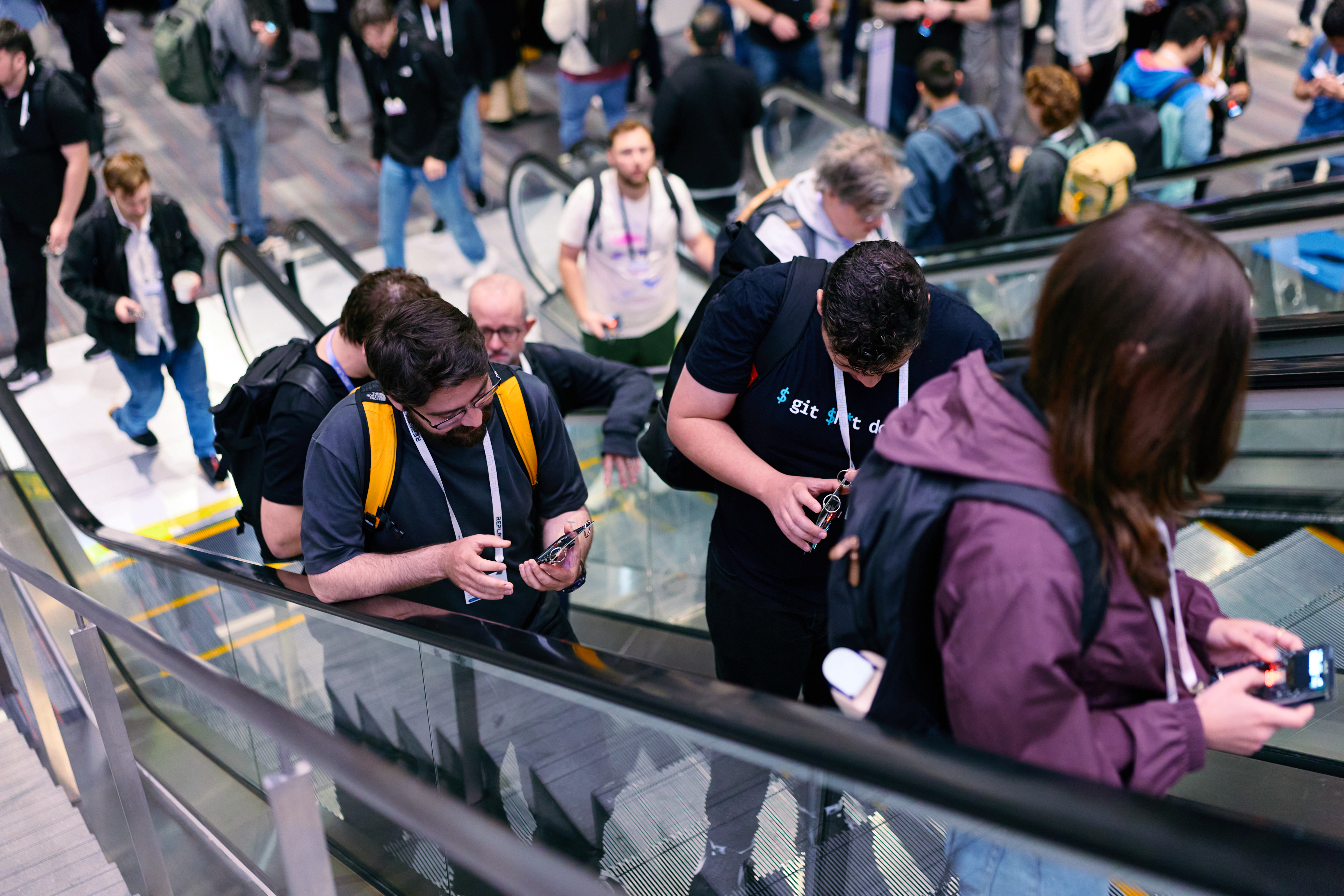Replay-badges-with-attendees-on-elevator