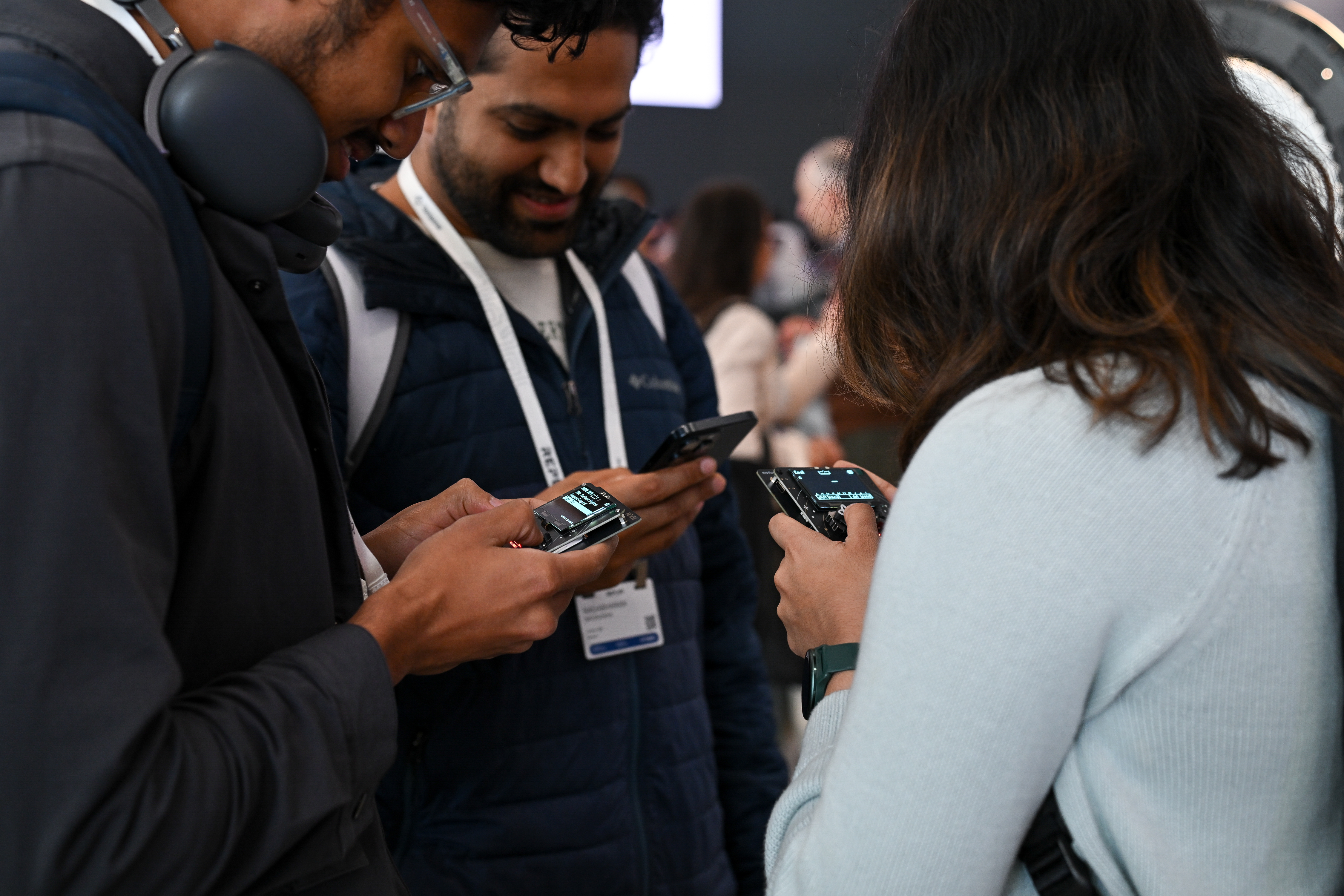 attendees-using-badges