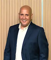 Headshot - Manolo Guerrero