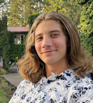 Headshot - Xander Apponi